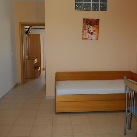 Barbie Hotel Apartments เอียลิซอส ภายนอก รูปภาพ