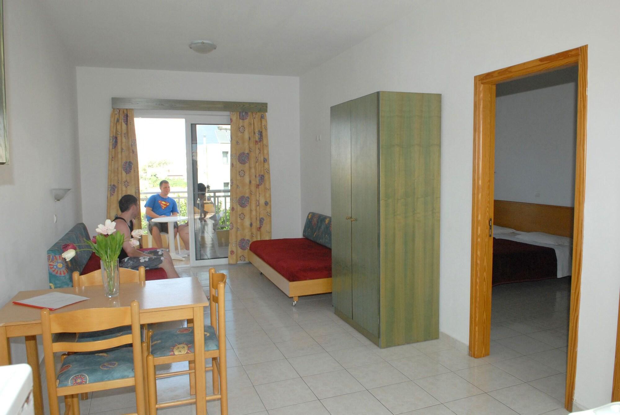 Barbie Hotel Apartments เอียลิซอส ภายนอก รูปภาพ