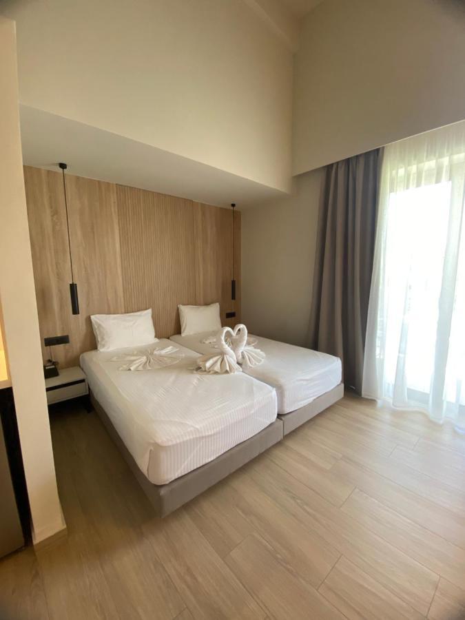 Barbie Hotel Apartments เอียลิซอส ภายนอก รูปภาพ