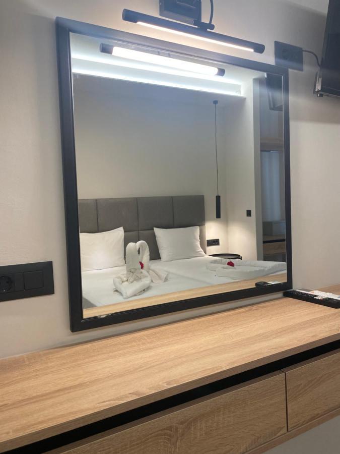 Barbie Hotel Apartments เอียลิซอส ภายนอก รูปภาพ