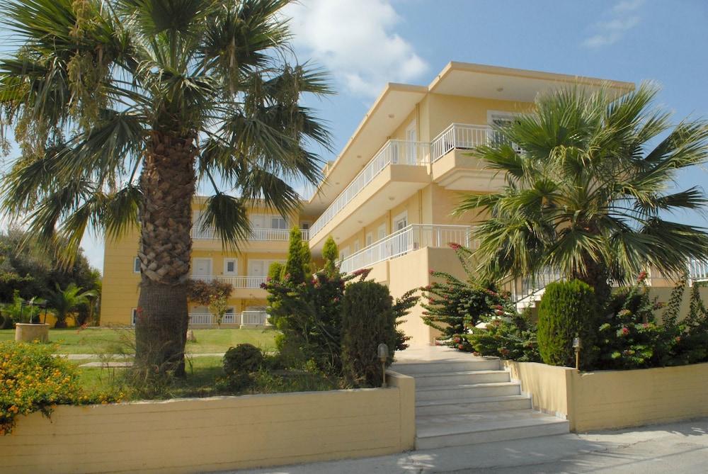 Barbie Hotel Apartments เอียลิซอส ภายนอก รูปภาพ